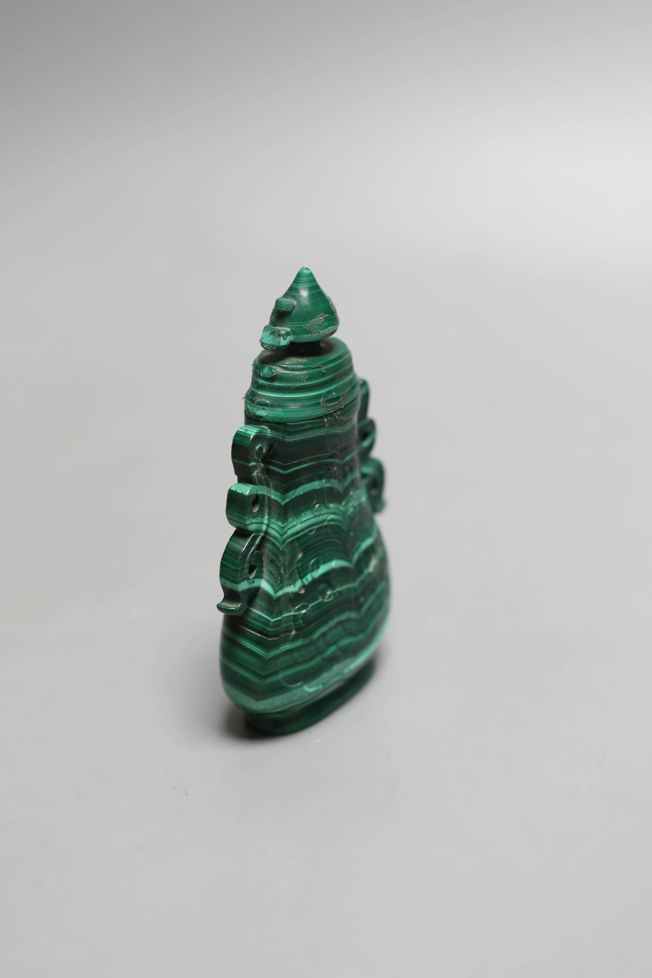 A Chinese malachite vase and cover, 9.5cm and a bowenite jade vase